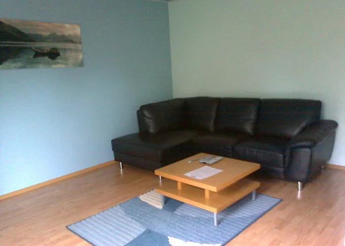 アパート Marent サロ